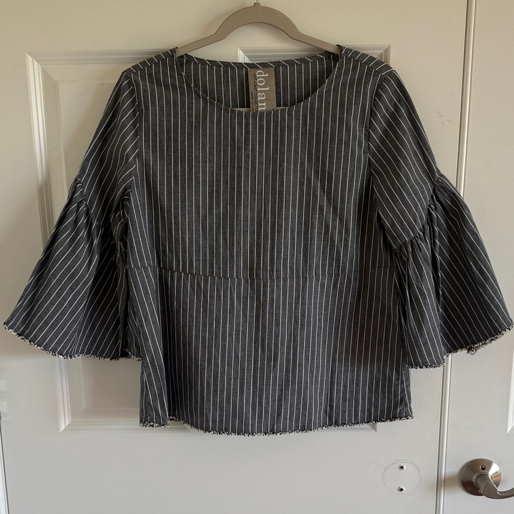 NWT Anthropologie Dolan Left Coast grey striped bell sleeve top Small - Picture 3 of 9